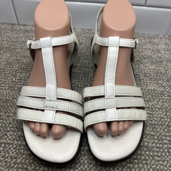 SAS Sandals White Women's Sz‎ 10 Wide Tripod Comfort Side Buckle Slingback Great - Picture 1 of 12